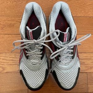 Men’s Reebok Easytone Sneakers Size 9